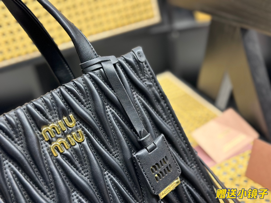 $28.99-MIUMIU-X5668 gallery