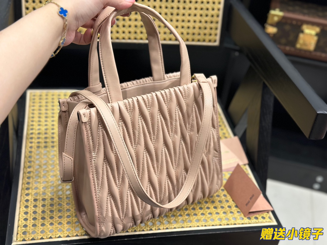 $28.99-MIUMIU-X5668 gallery