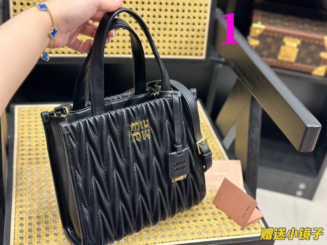 $28.99-MIUMIU-X5668 gallery