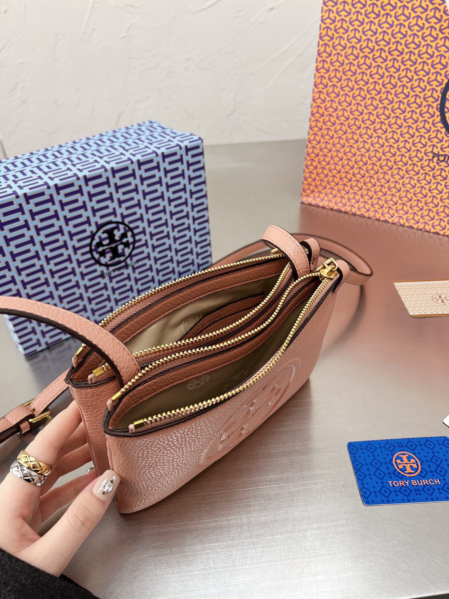 $28.99-Tory Burch -X5726 gallery