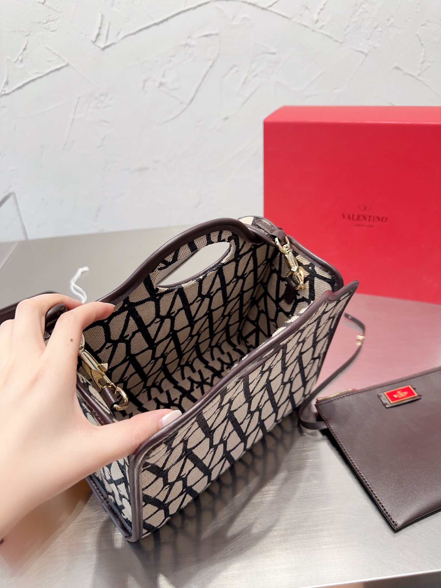 $28.99-VALENTINO-X5544 gallery