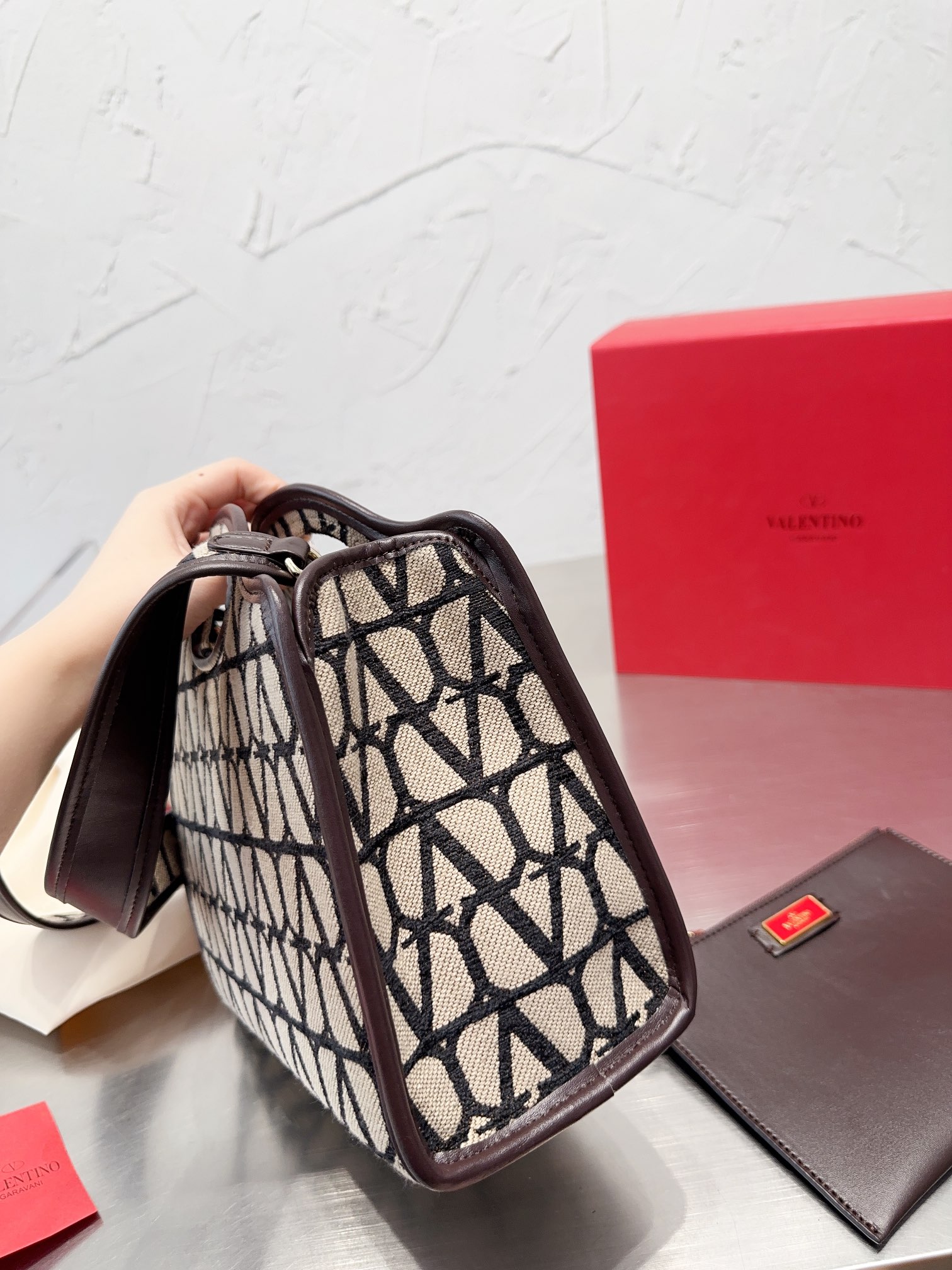 $28.99-VALENTINO-X5544 gallery