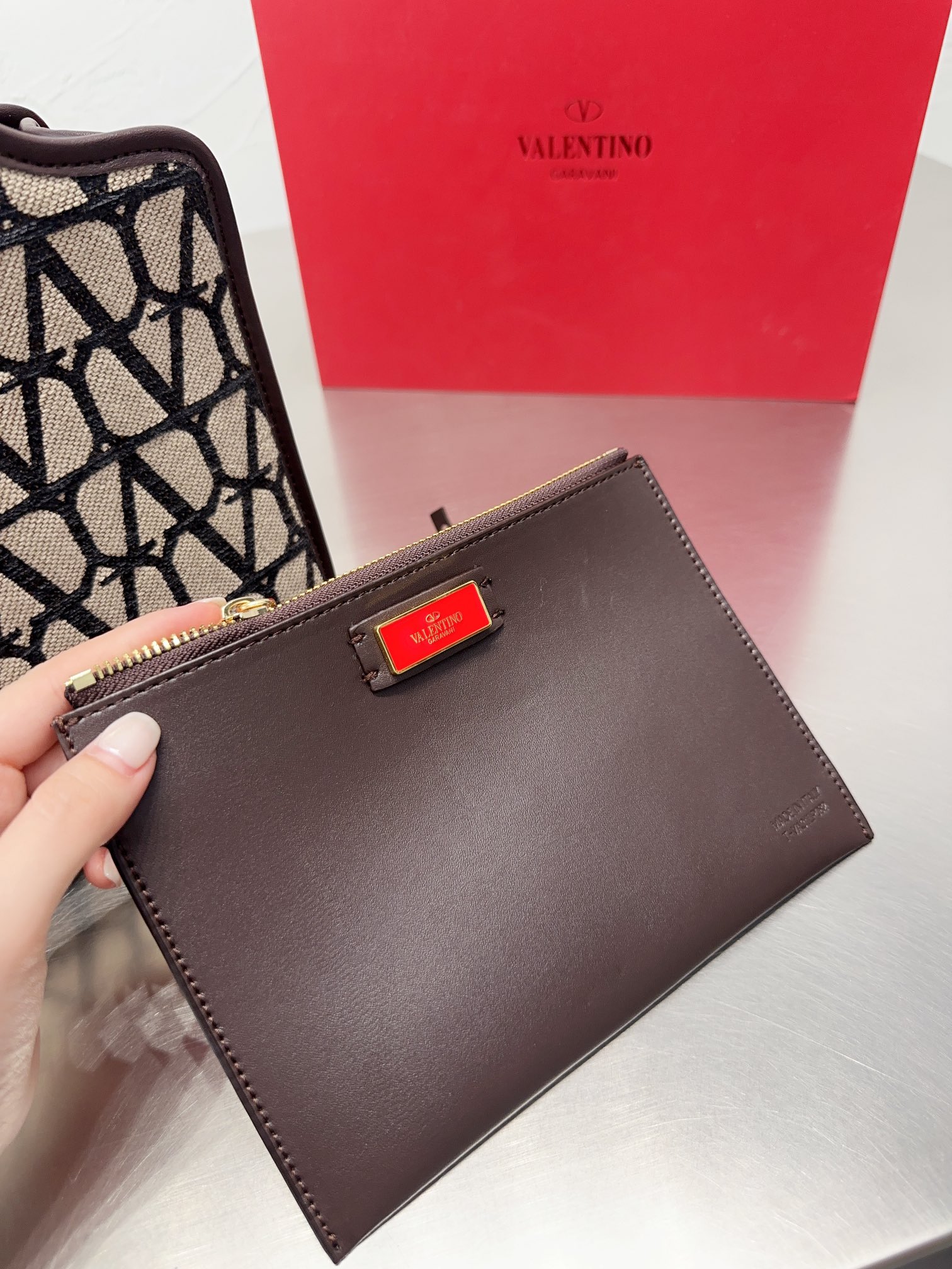 $28.99-VALENTINO-X5544 gallery