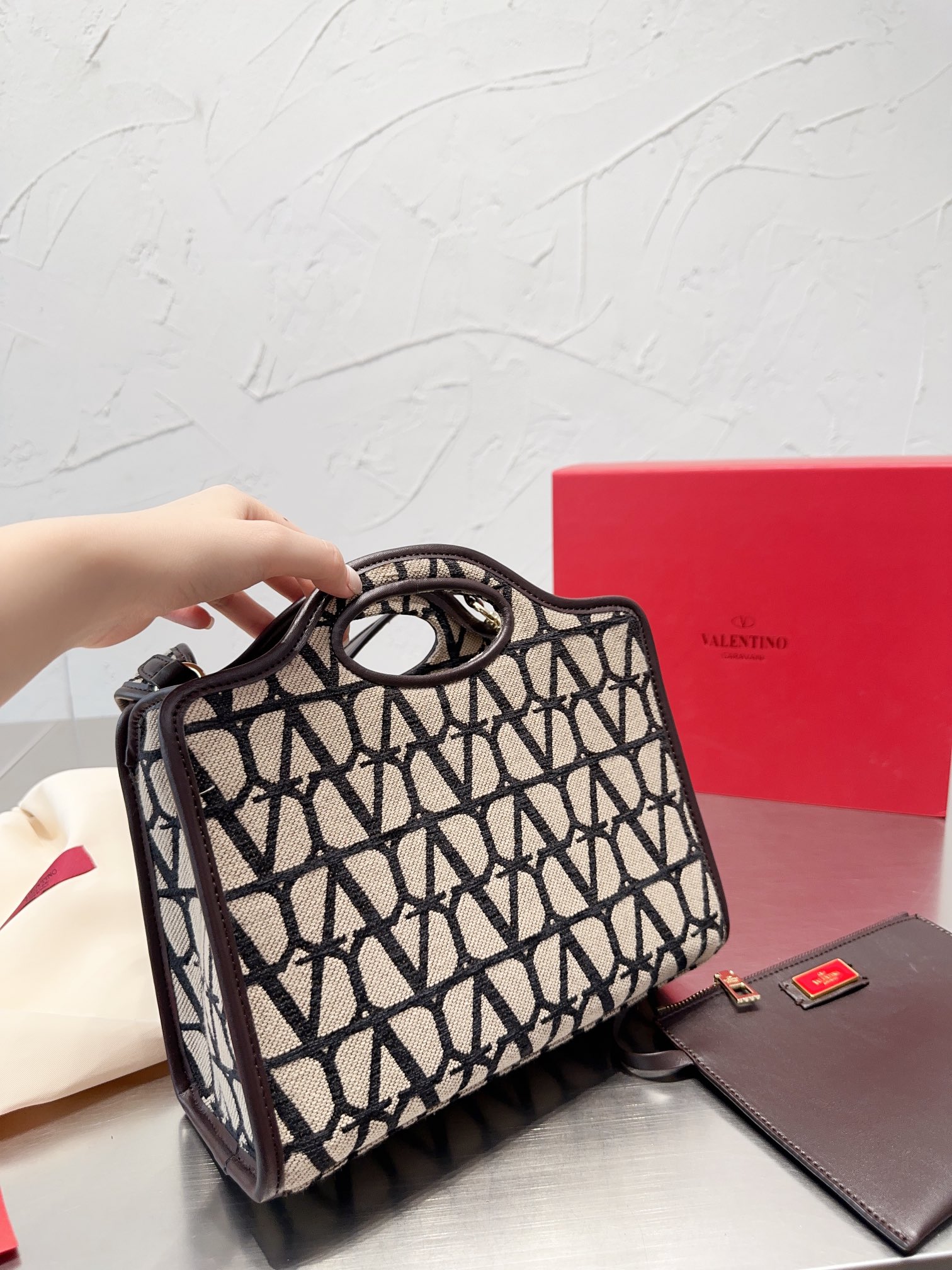 $28.99-VALENTINO-X5544 gallery