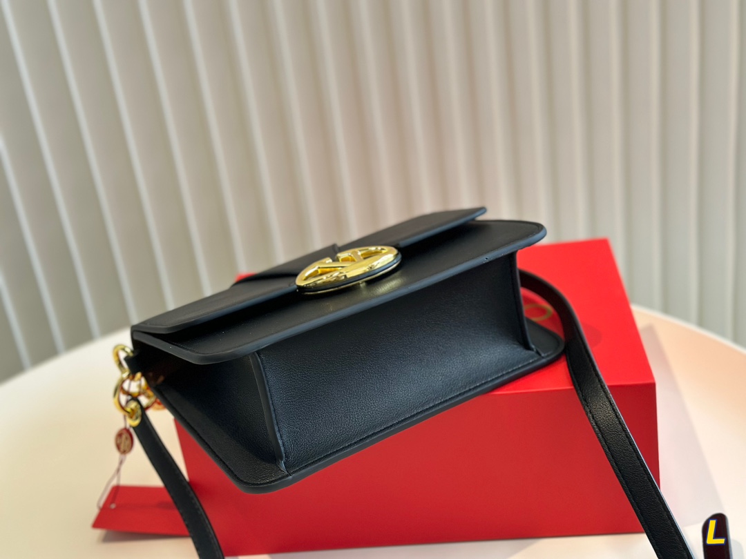 $28.99-Valentino -X5366 gallery