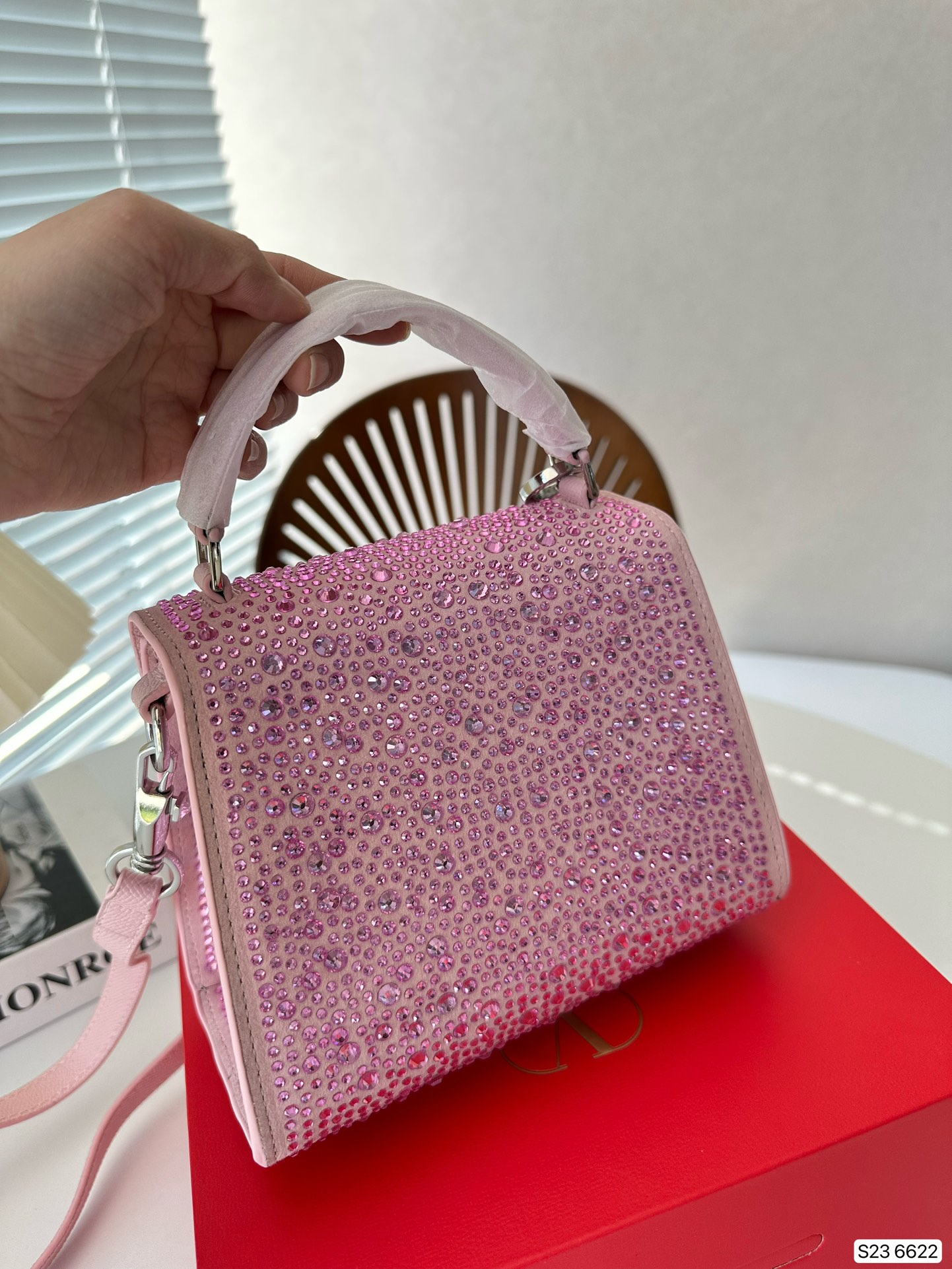 $28.99-valentino-X5509 gallery