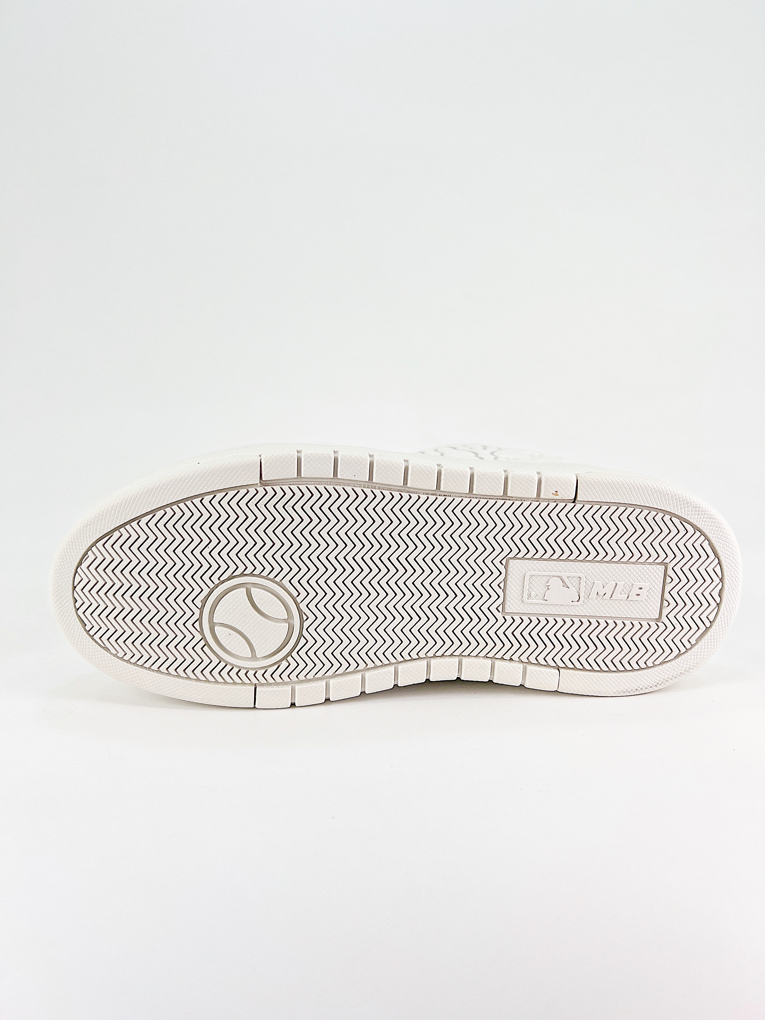 $28.99MLB CHUNKY CLASSIC EMBO MONOGRAM X5294 gallery