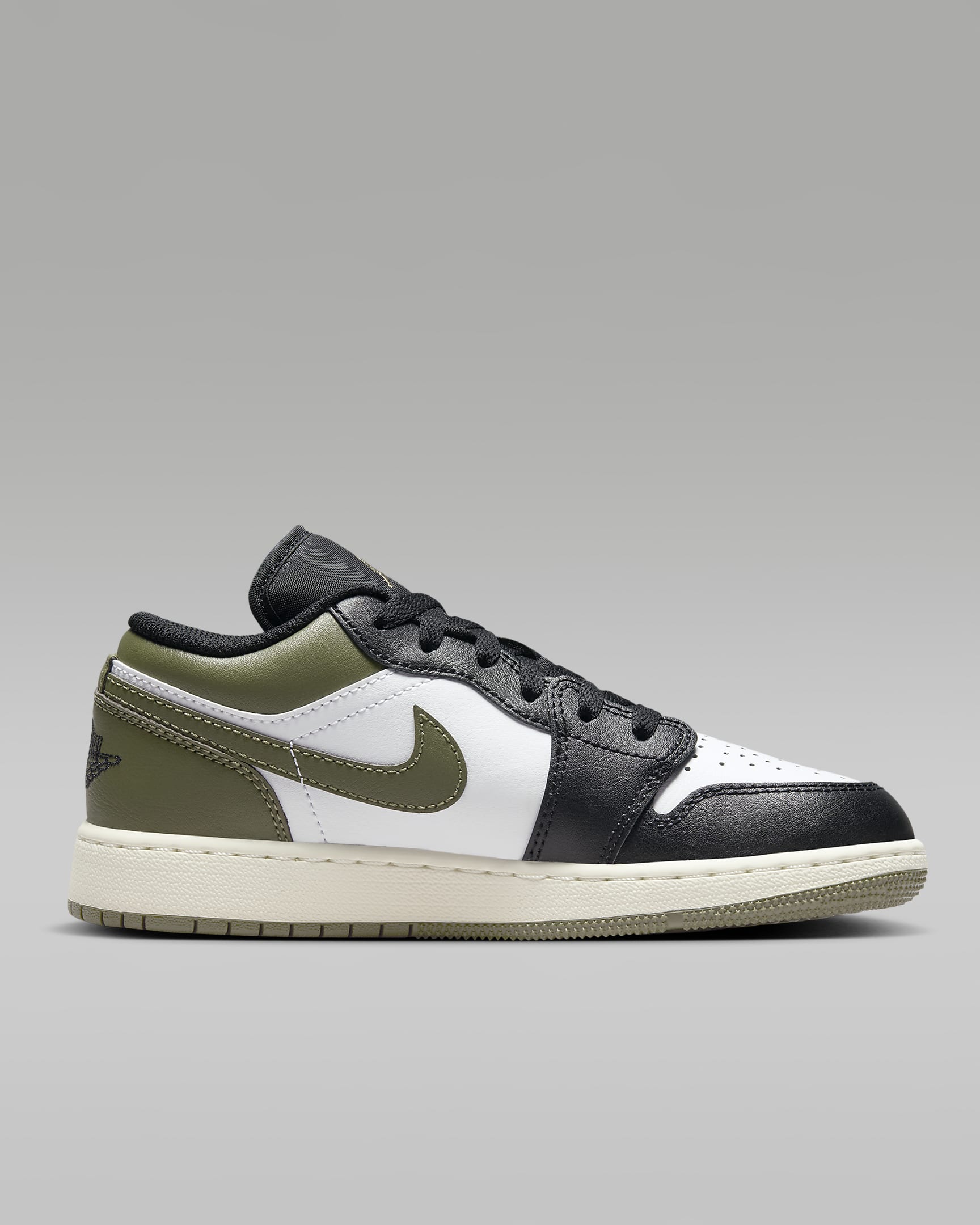 $30.99 Air Jordan 1 Low grend X4160 gallery