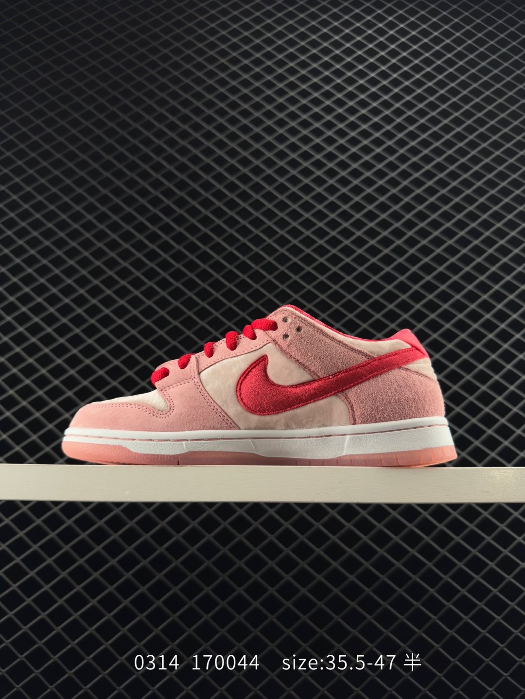 $30.99Nike SB Dunk Low”Valentine’s Day”X4325 gallery