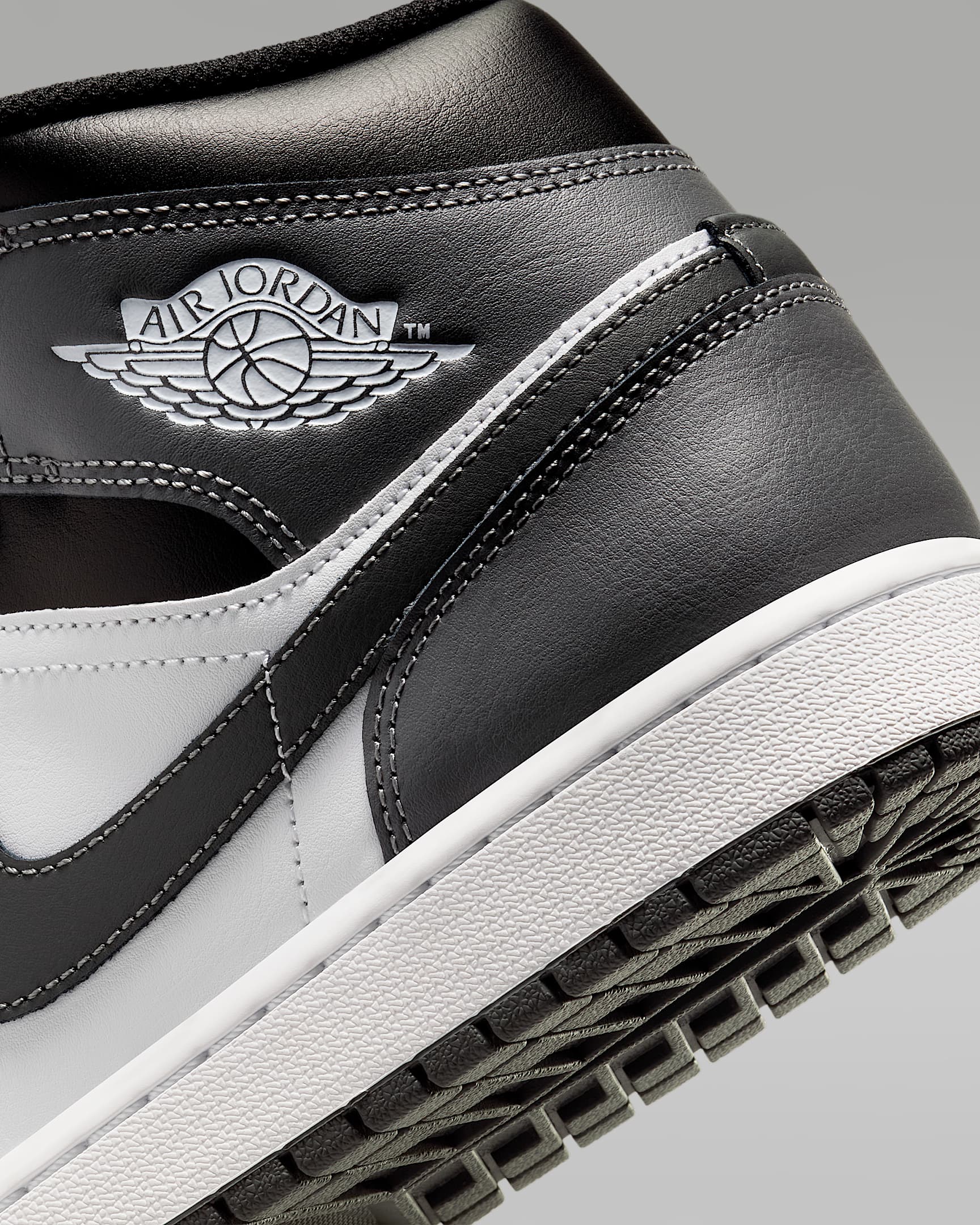 $31.99Air Jordan 1 Mid grey X4170 gallery