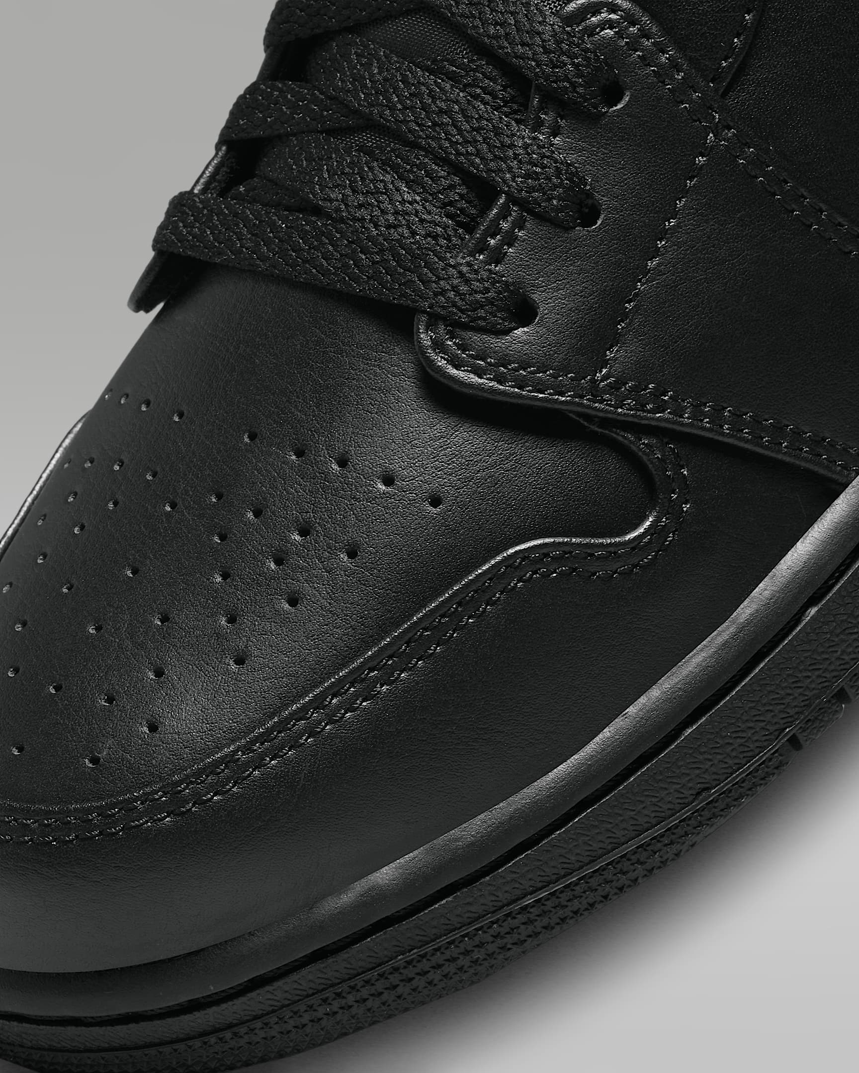 $32.99 Air Jordan 1 Mid black X4175 gallery