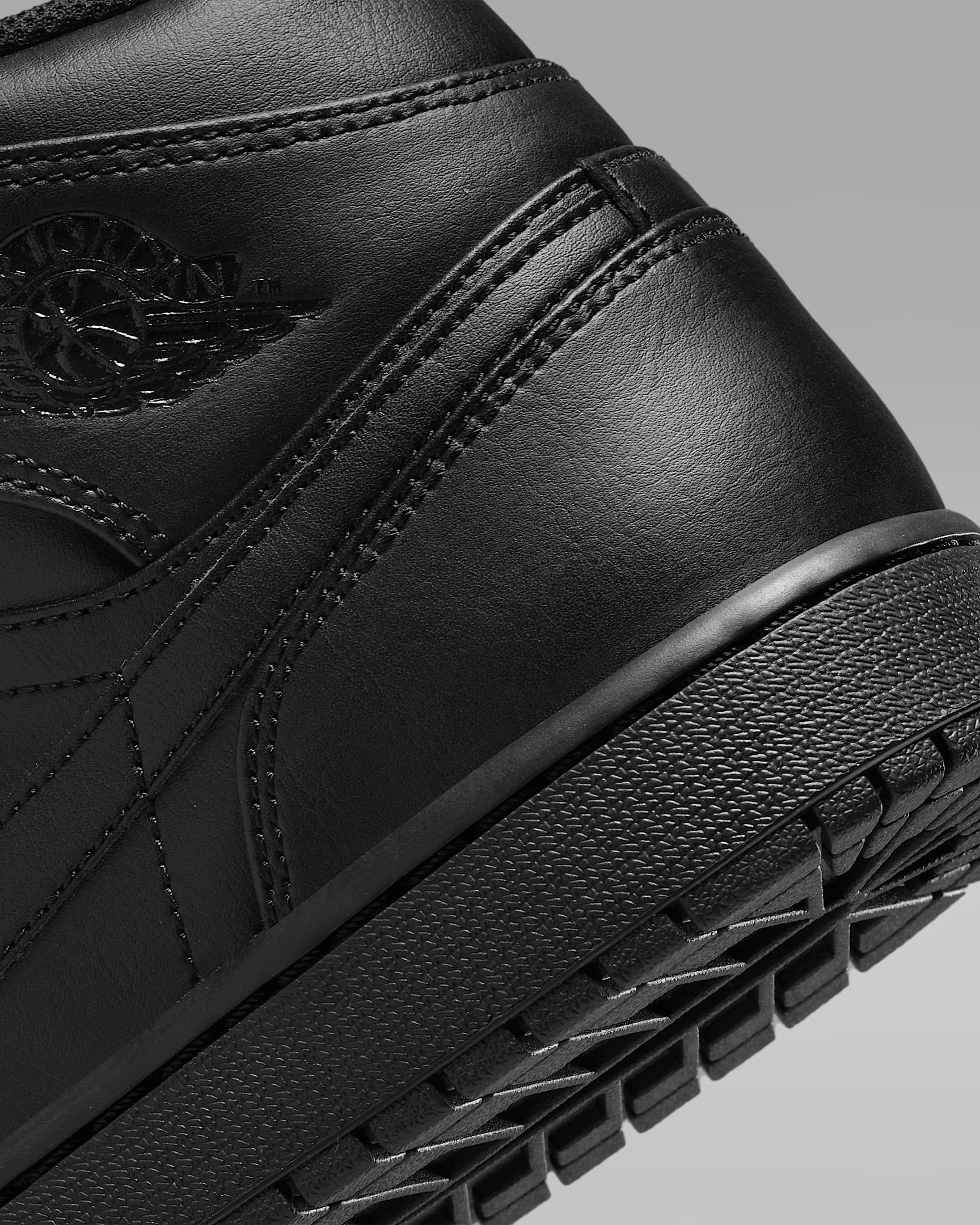 $32.99 Air Jordan 1 Mid black X4175 gallery