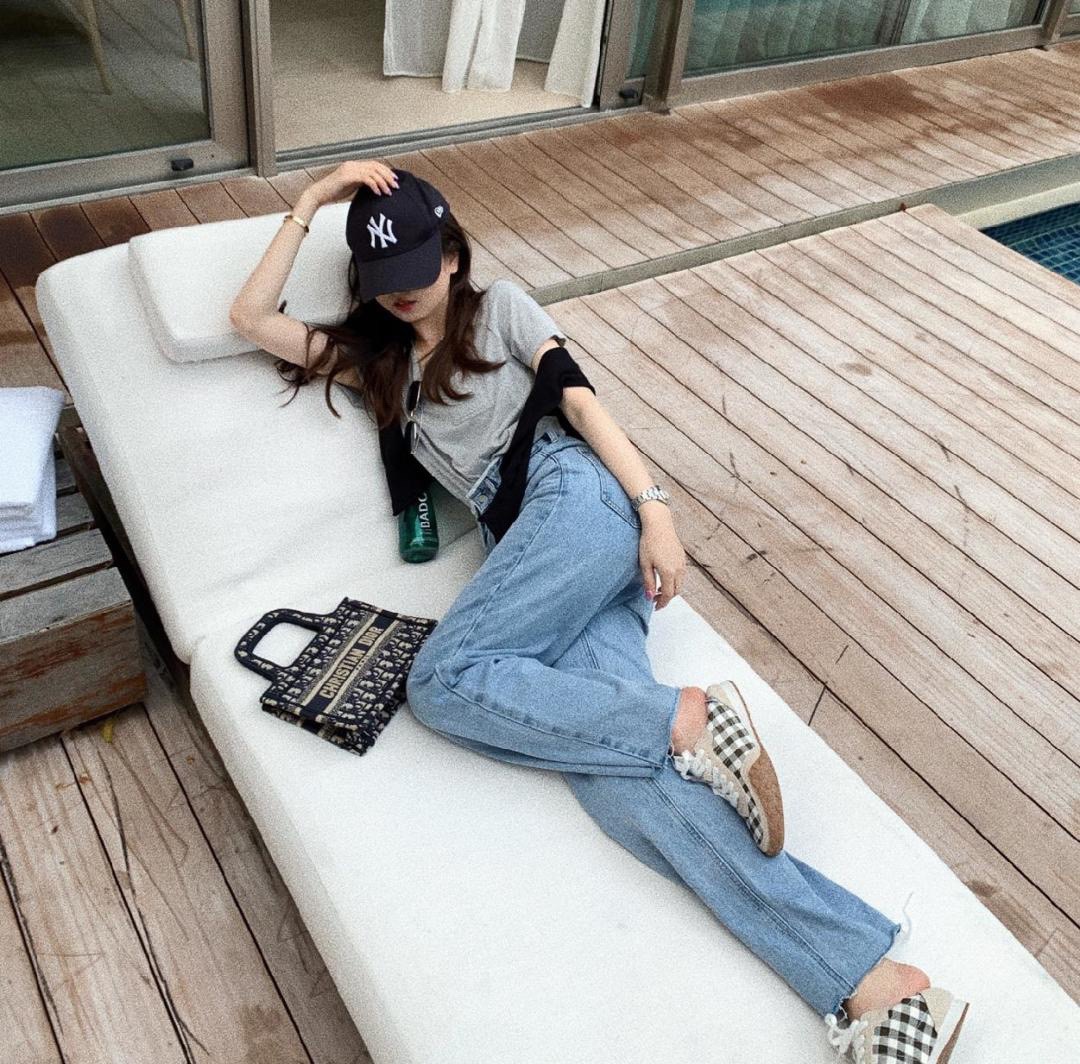 $32.99 DIOR  7654 X2295 gallery