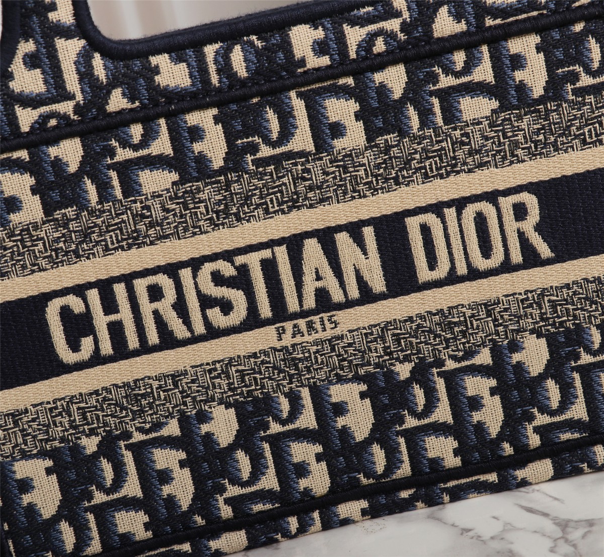 $32.99 DIOR  7654 X2295 gallery