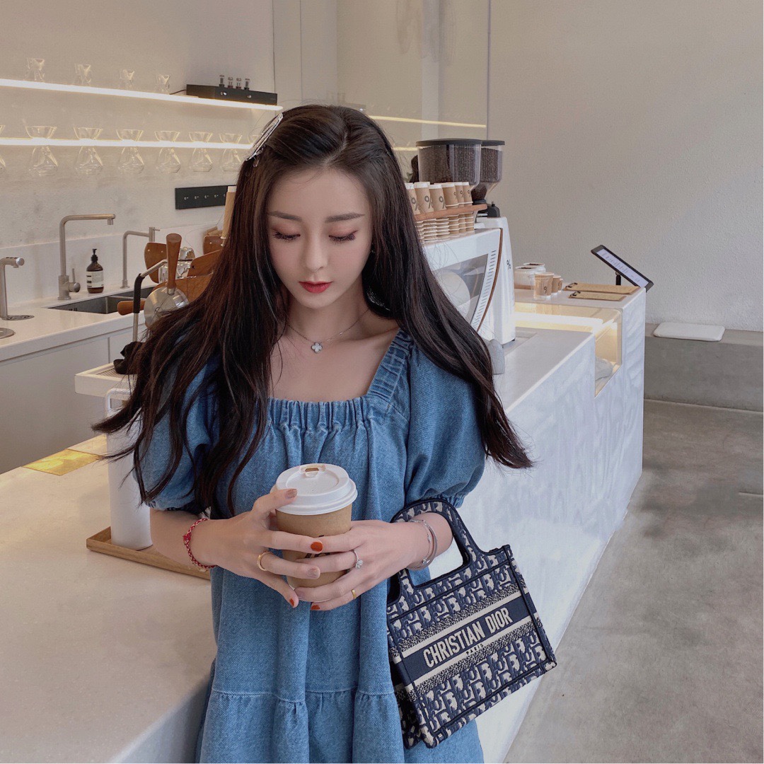 $32.99 DIOR  7654 X2295 gallery