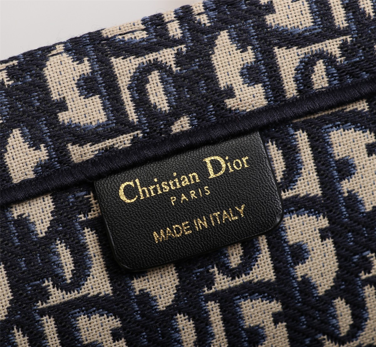 $32.99 DIOR  7654 X2295 gallery