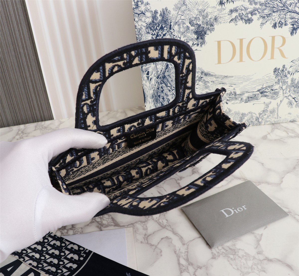 $32.99 DIOR  7654 X2295 gallery