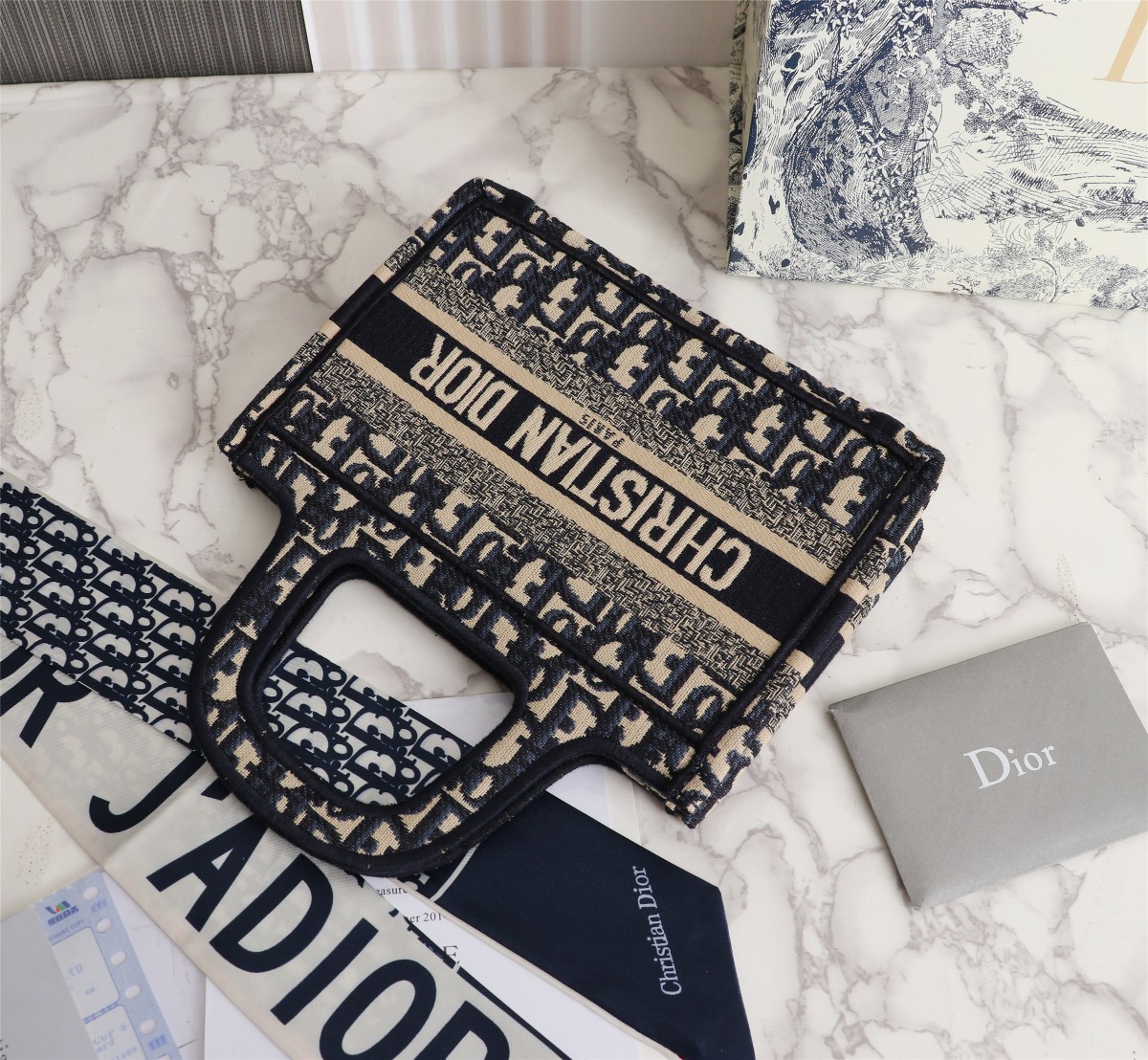 $32.99 DIOR  7654 X2295 gallery