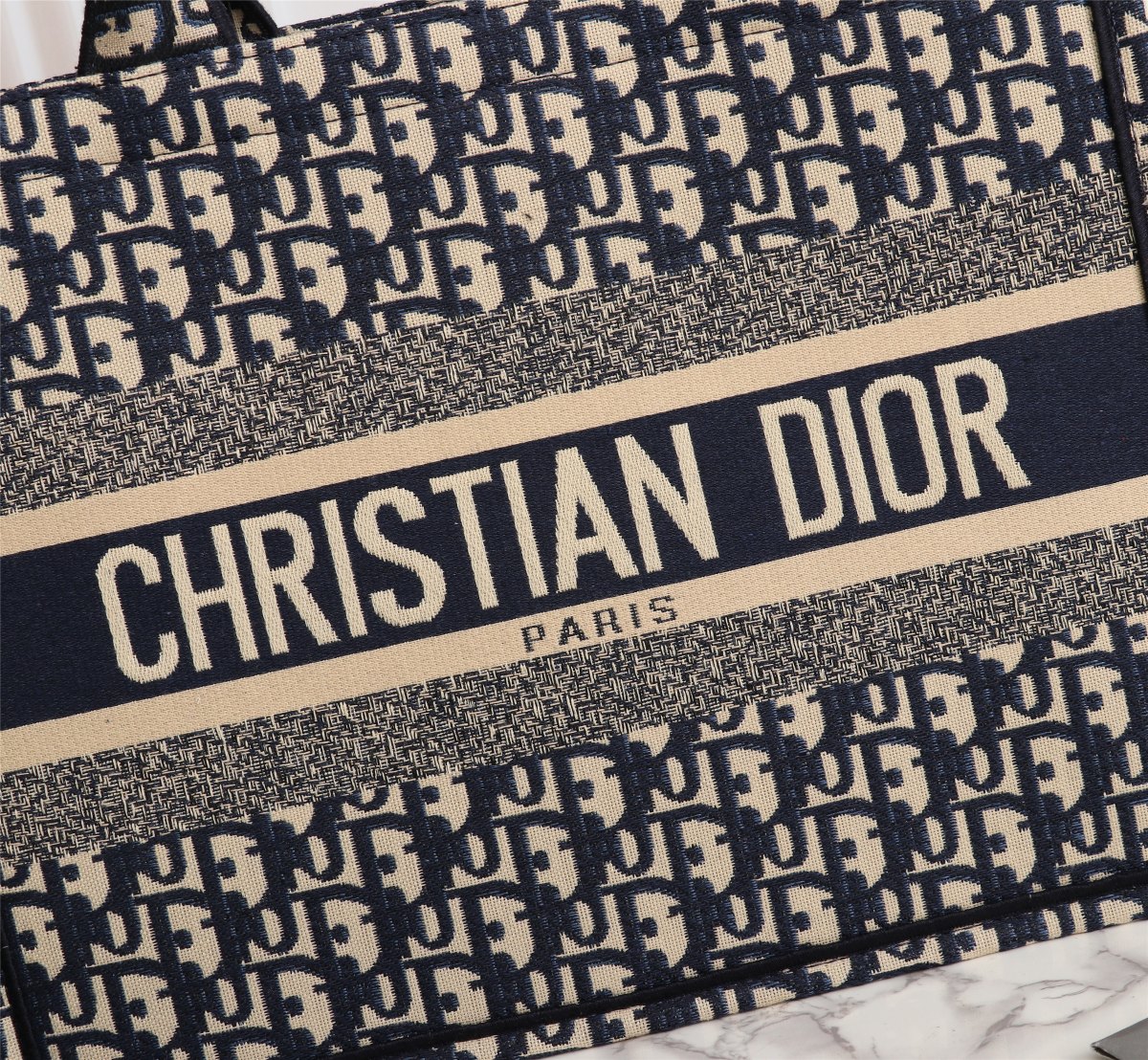 $32.99 DIOR  7654 X2295 gallery