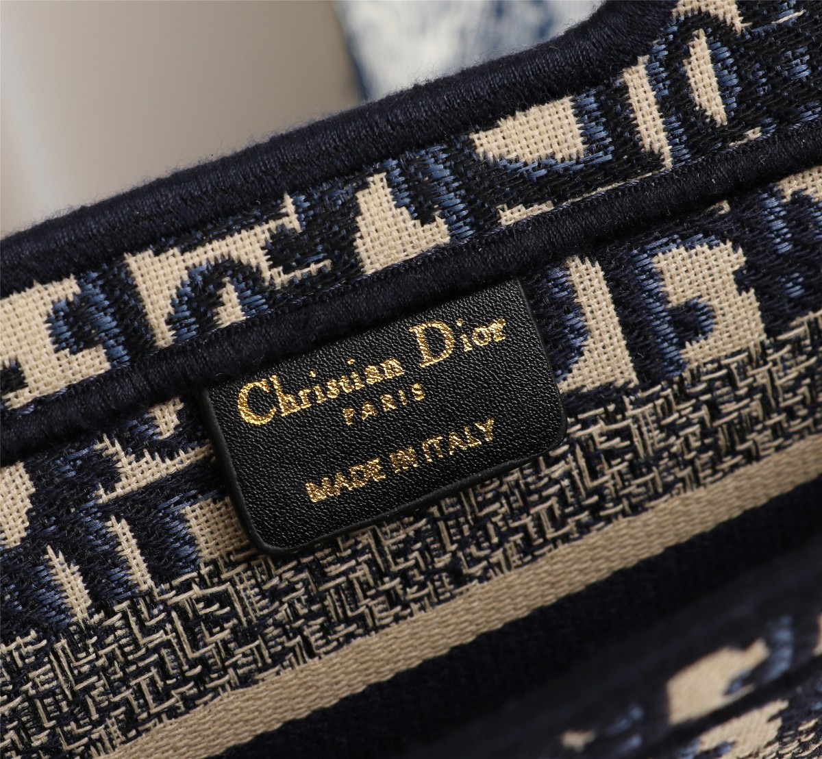 $32.99 DIOR  7654 X2295 gallery