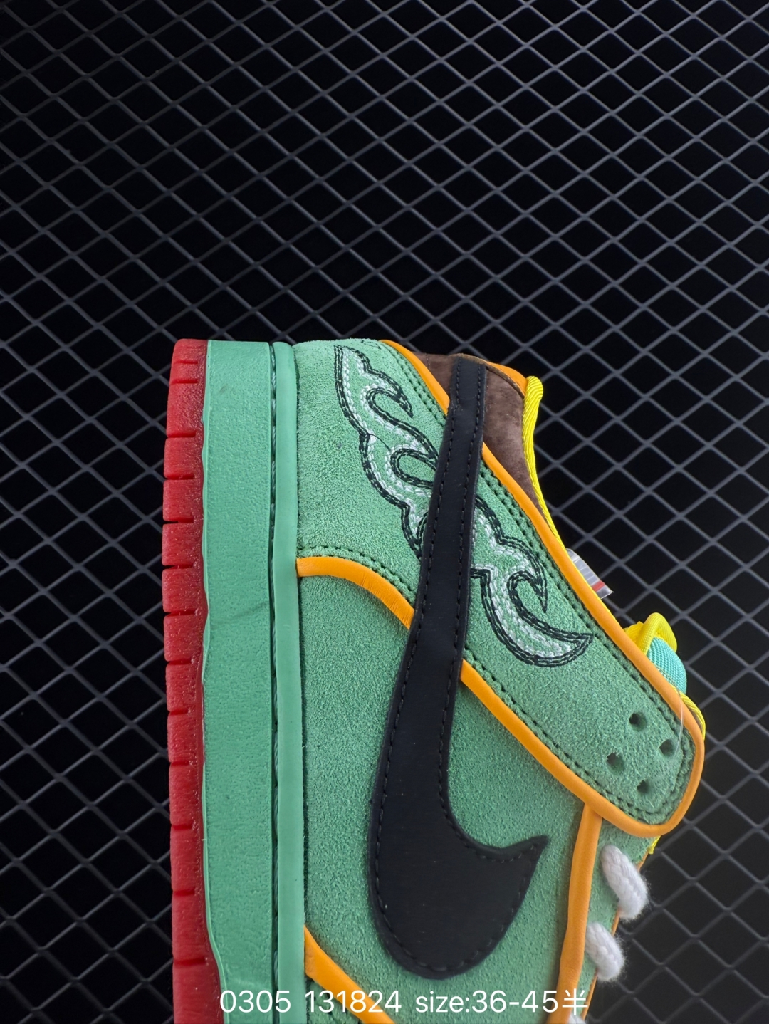 $32.99Nike SB Dunk Low Pro “Takashi” X4371 gallery