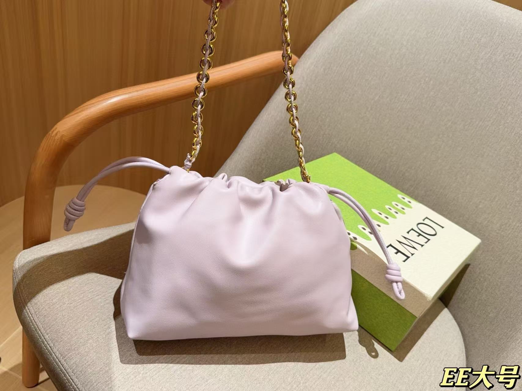 $34.99 LOEWE X5891 gallery