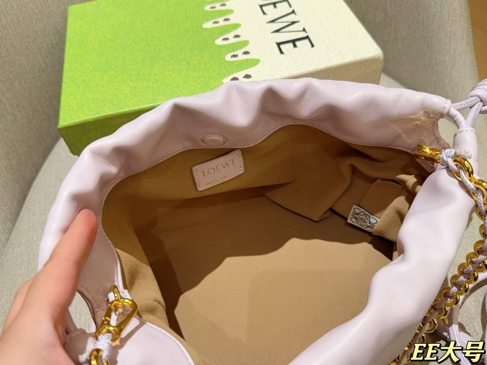 $34.99 LOEWE X5891 gallery