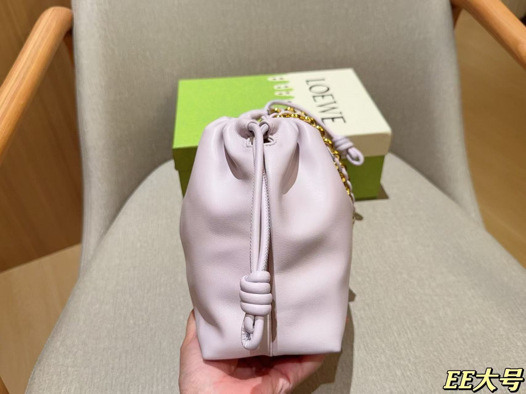 $34.99 LOEWE X5891 gallery