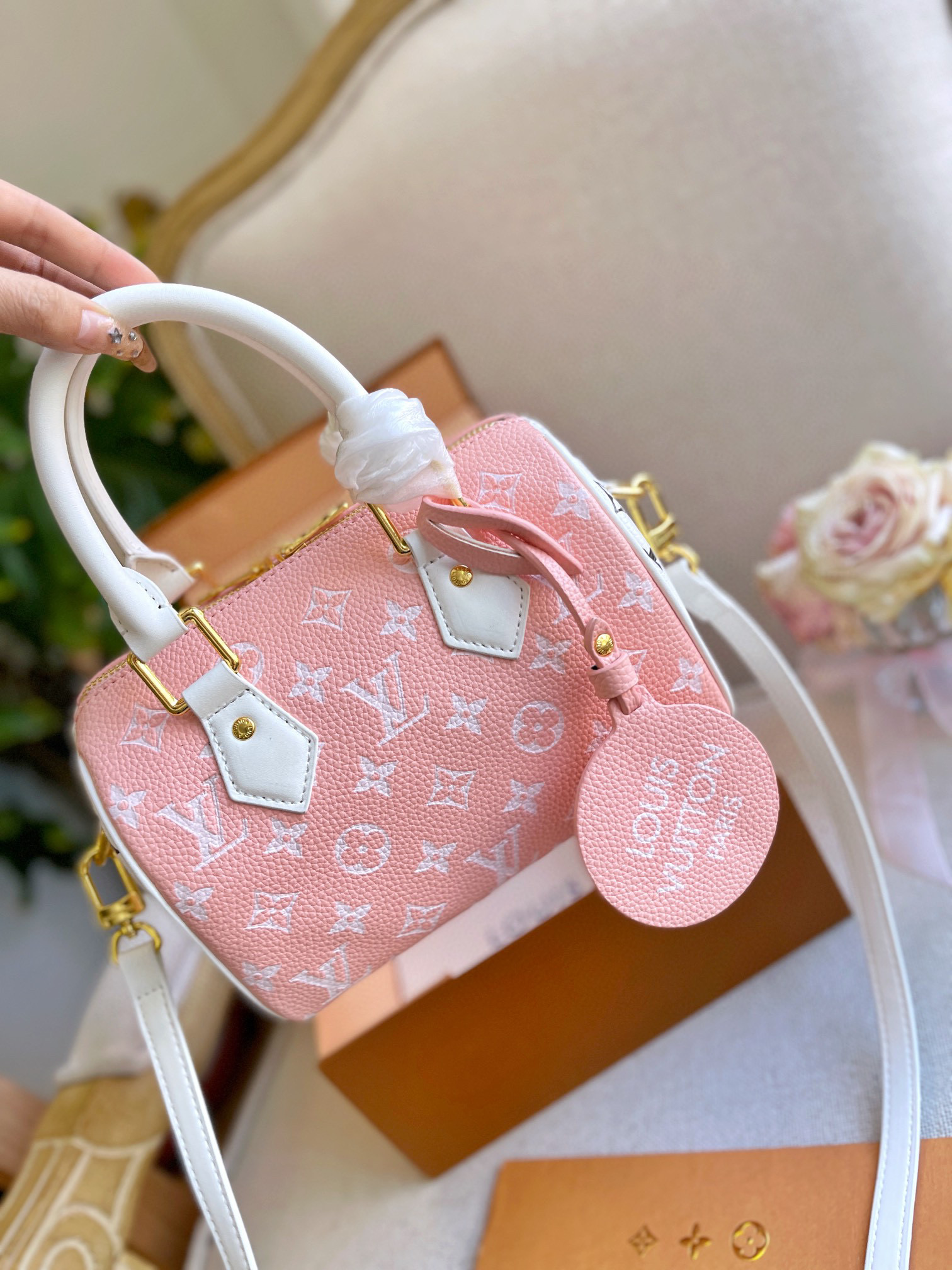 $34.99--Louis Vuitton X6060 gallery