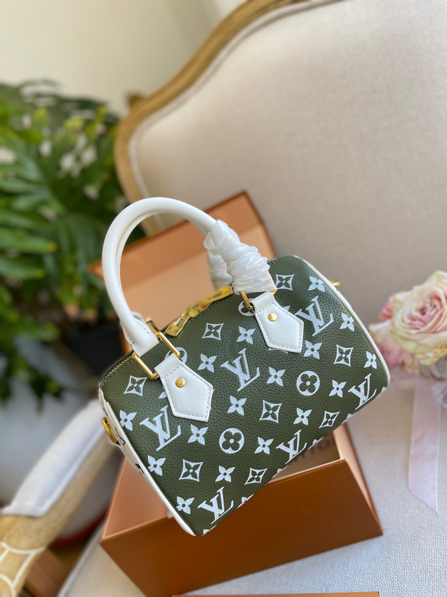 $34.99--Louis Vuitton X6060 gallery