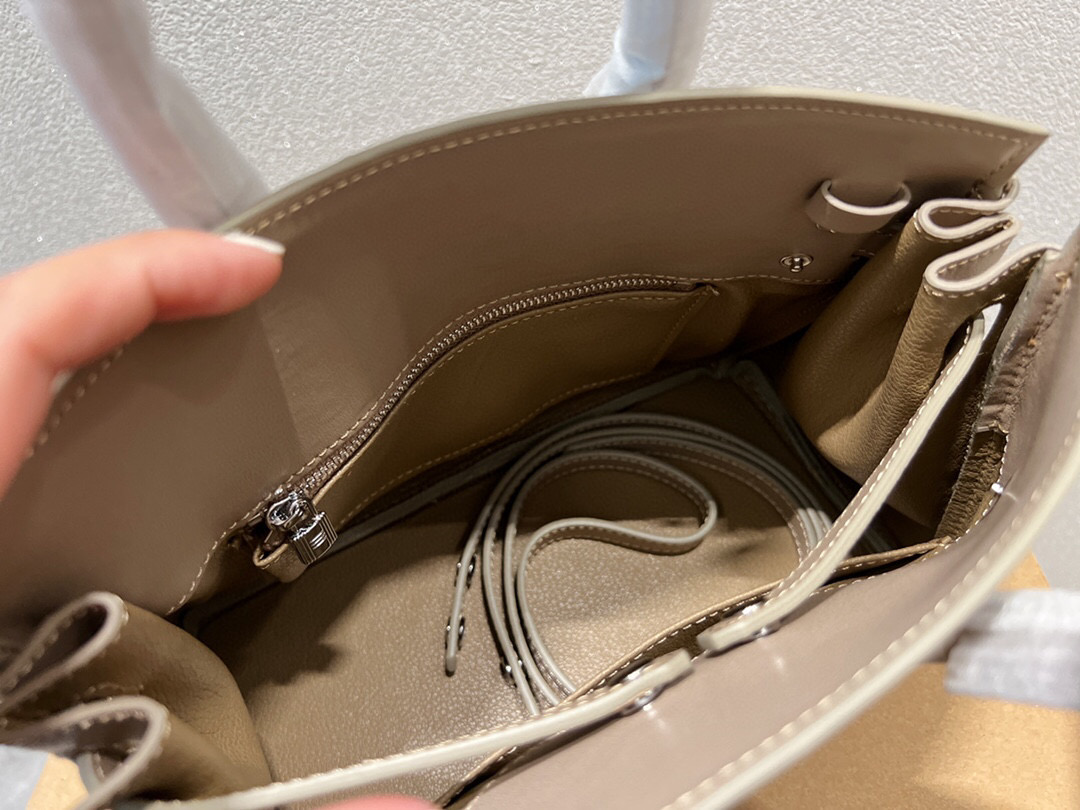 $34.99-HERMES  X6073 gallery