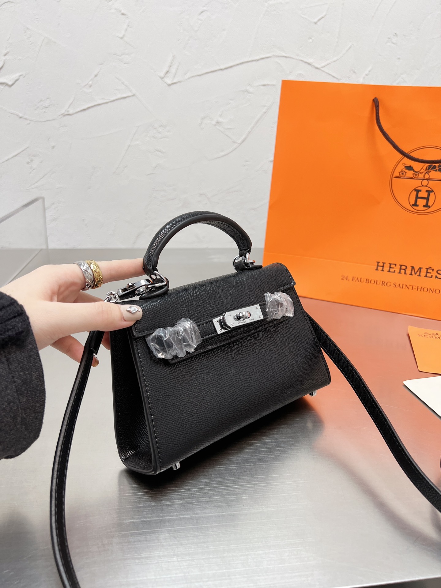 $34.99-HERMES X6049 gallery