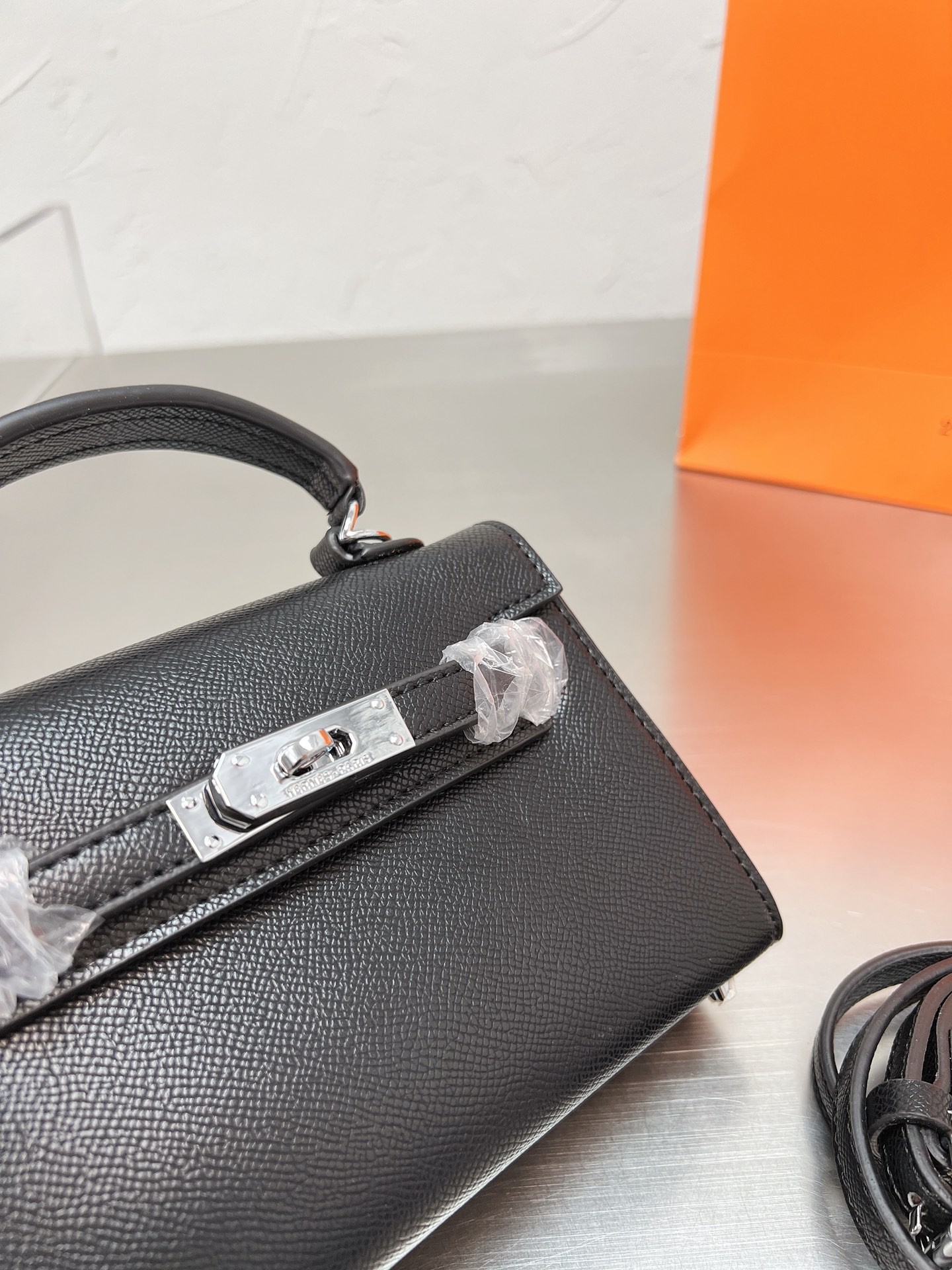 $34.99-HERMES X6049 gallery