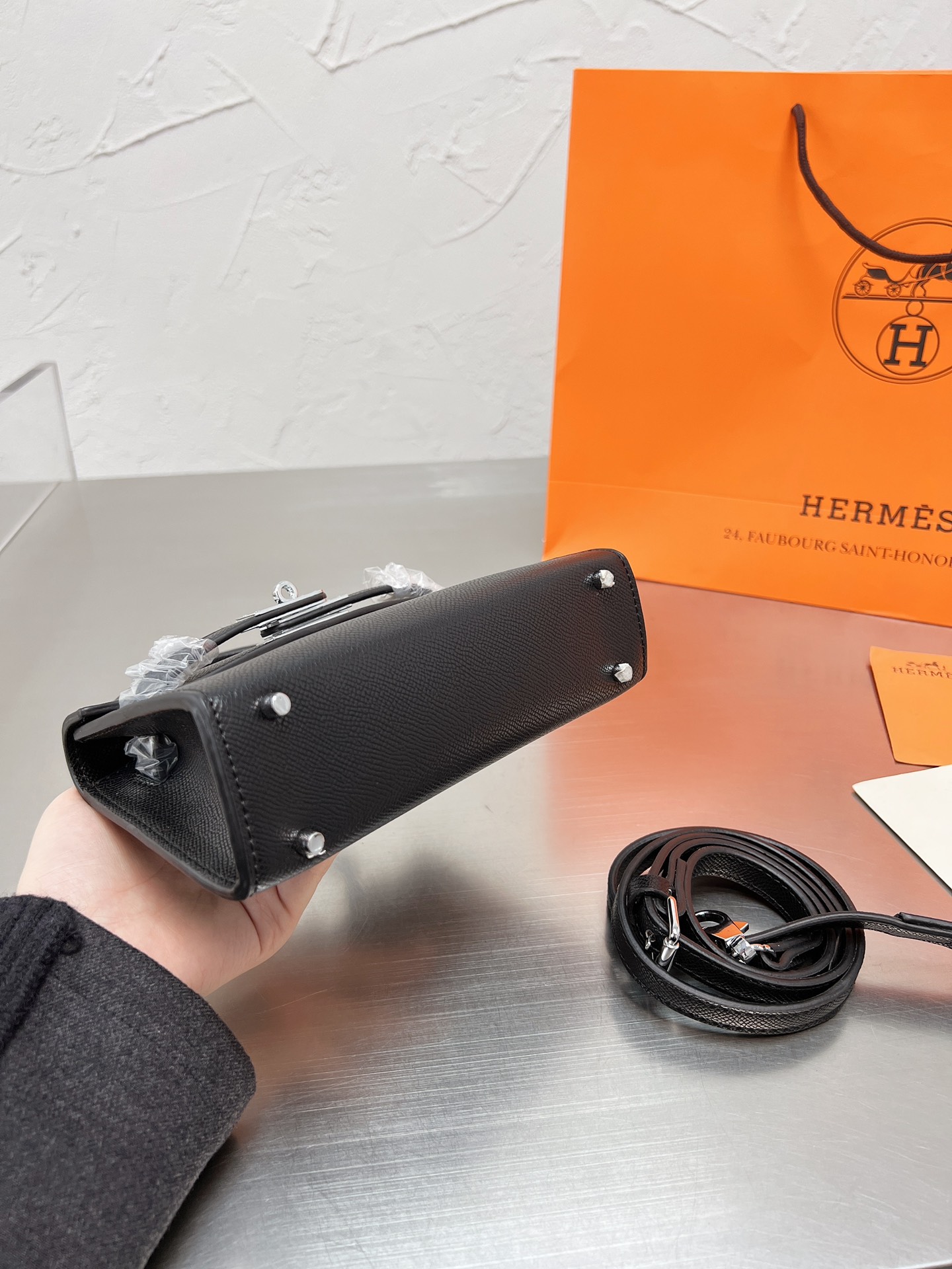 $34.99-HERMES X6049 gallery