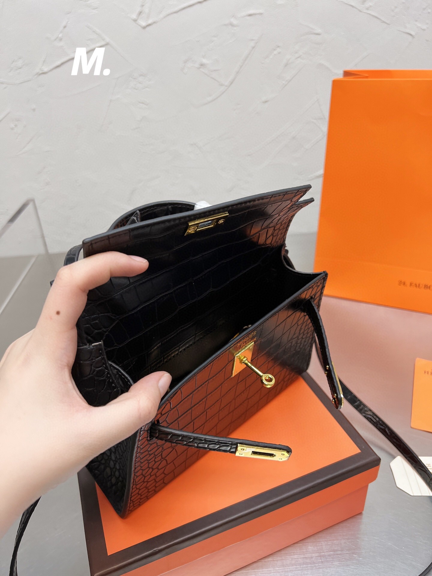 $34.99-HERMES X6054 gallery