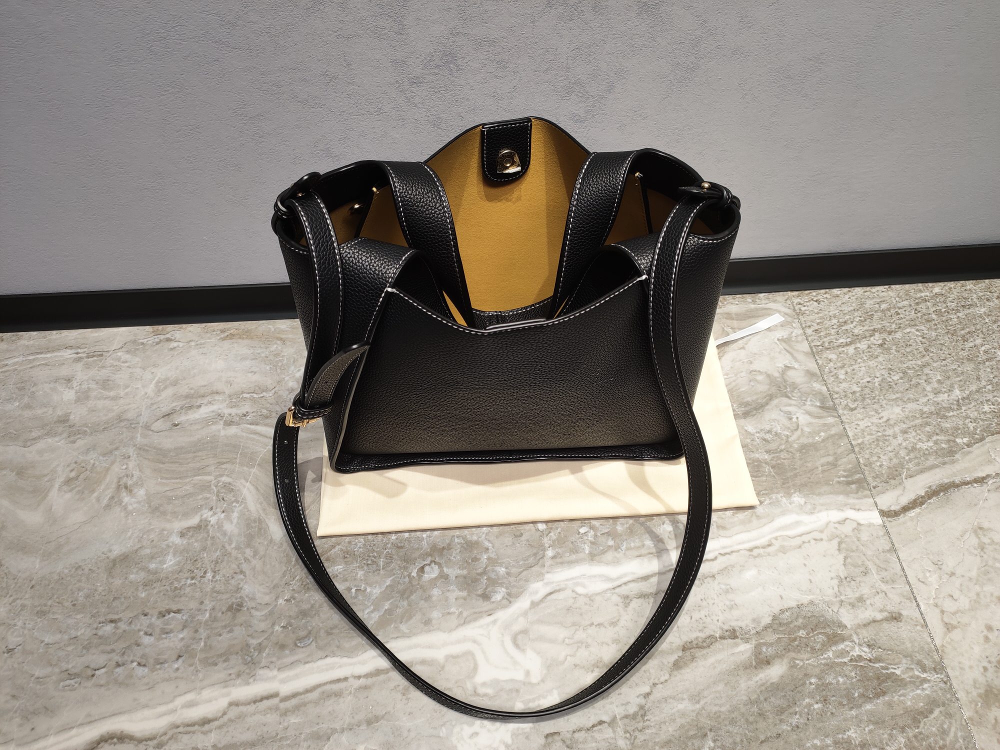 $35.99--Stella McCartney-X5461 gallery