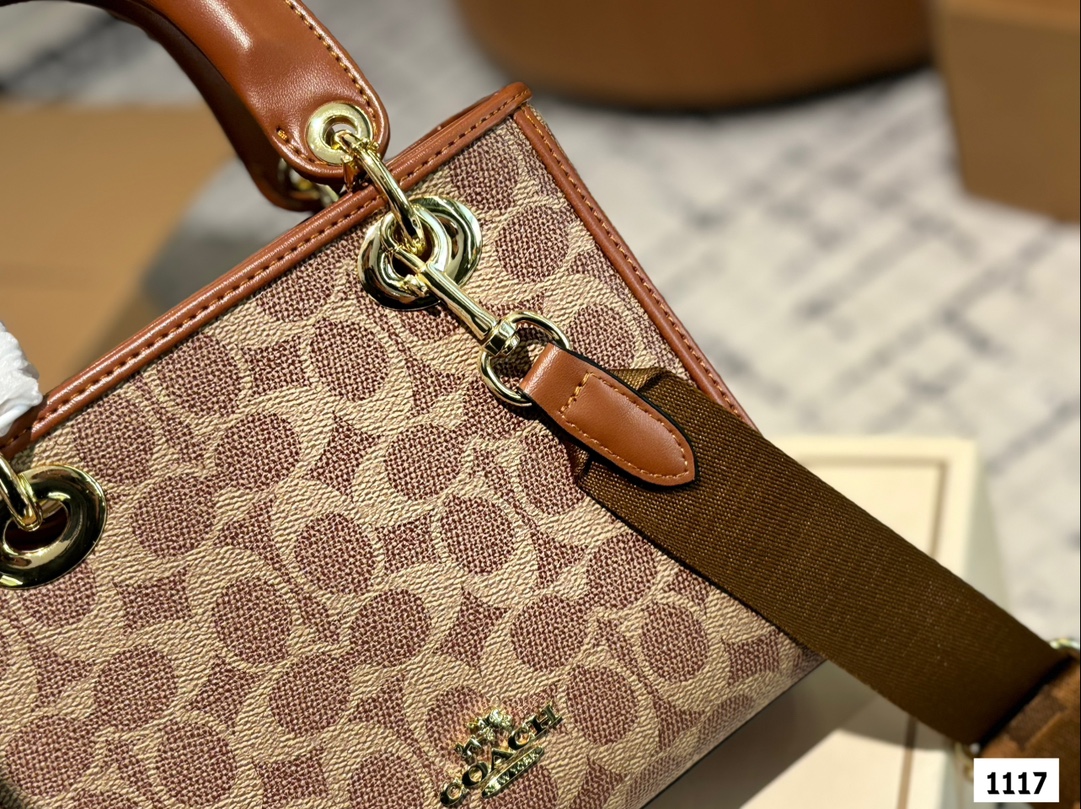 $35.99-COACH-X51550 gallery