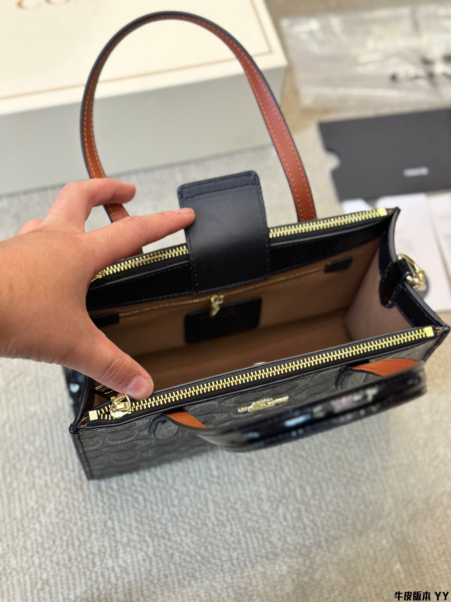 $35.99-COACH-X5638 gallery
