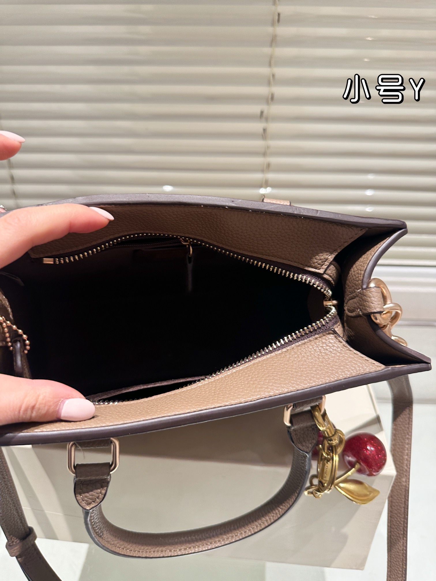 $35.99-COACH-X5774 gallery