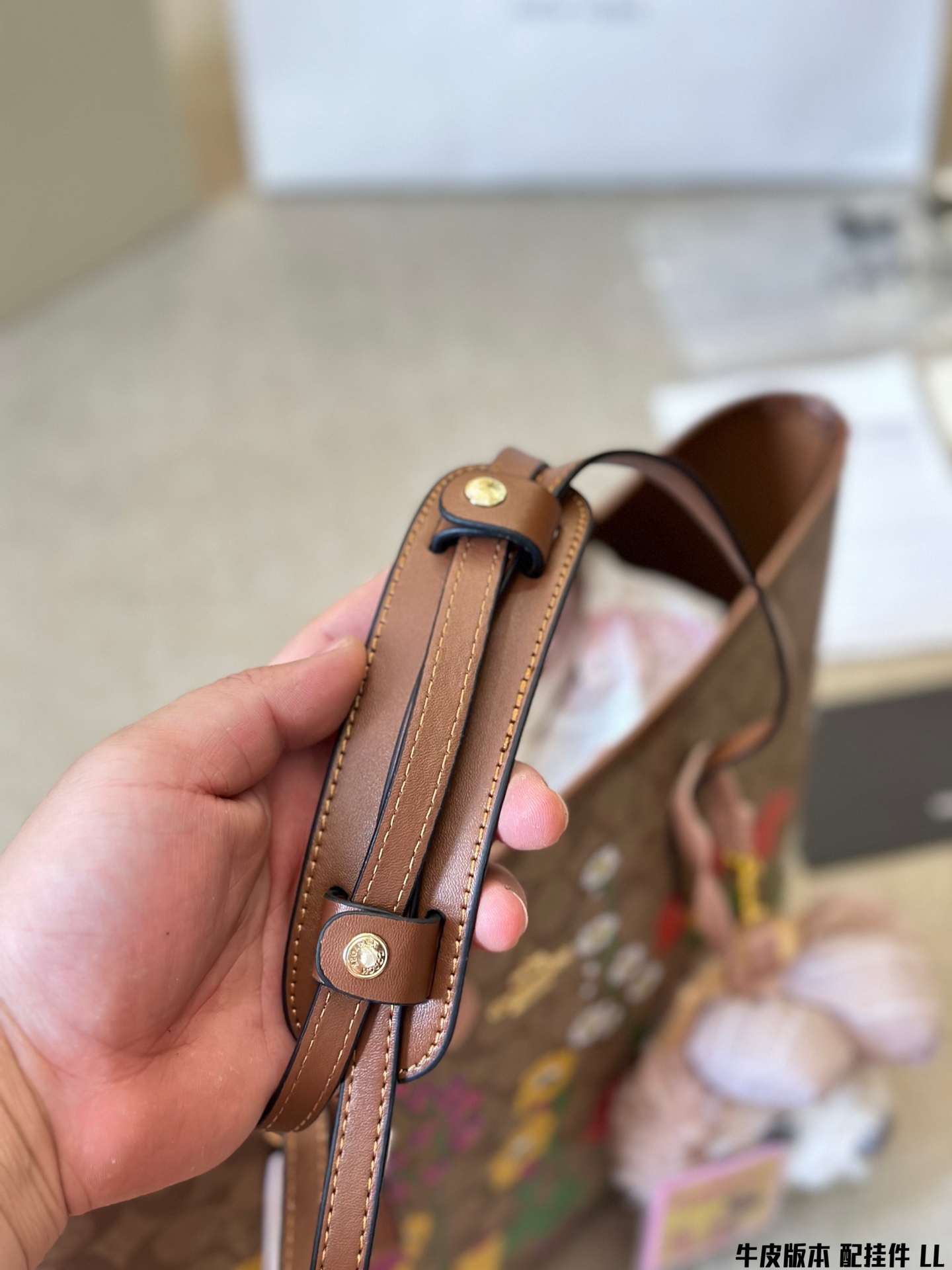 $35.99-Coach-X5472 gallery