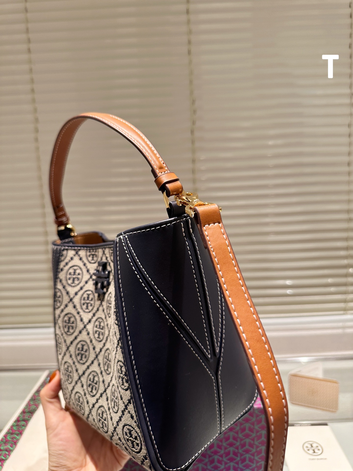 $35.99-Tory Burch-X5683 gallery