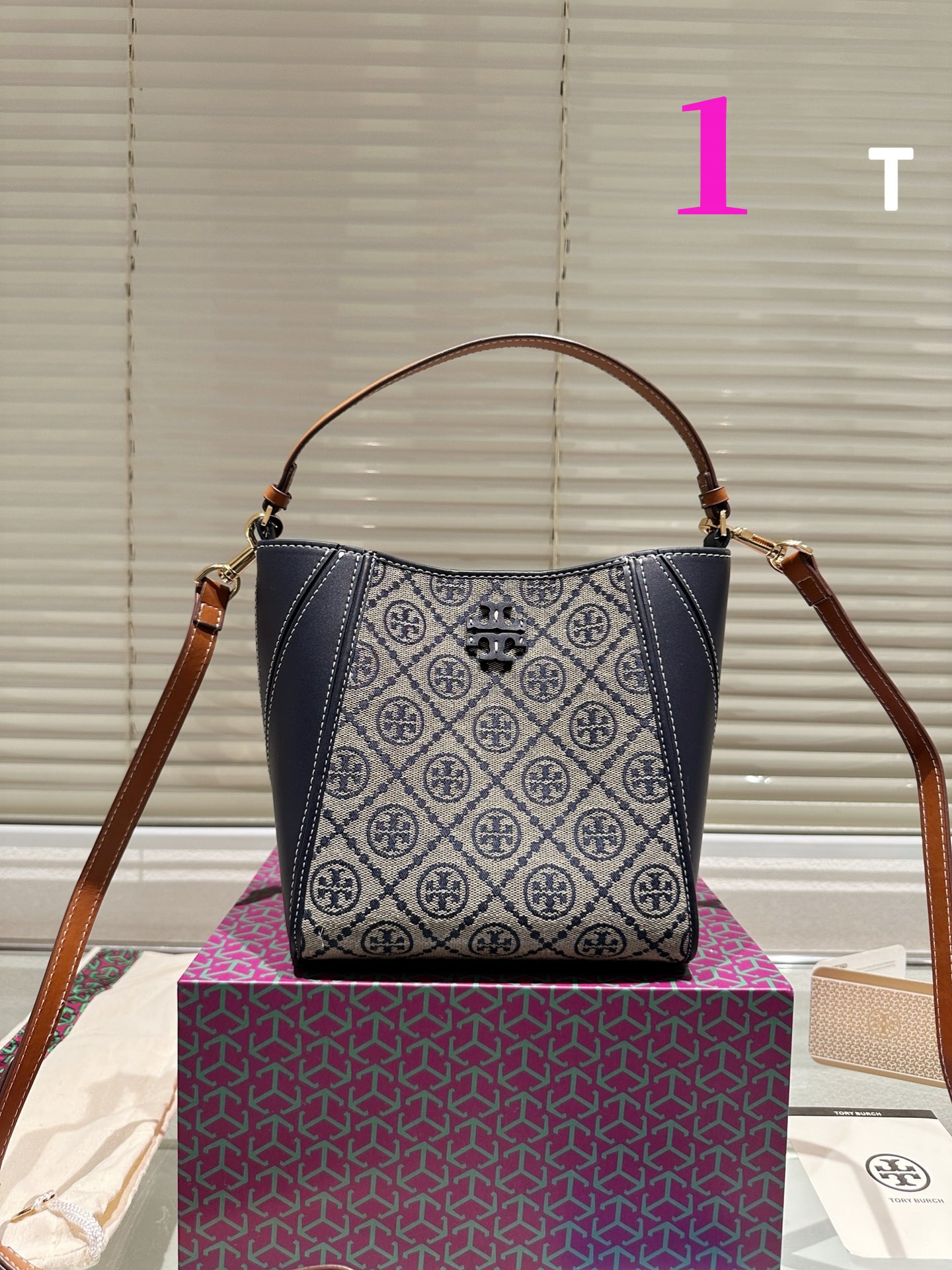 $35.99-Tory Burch-X5683 gallery