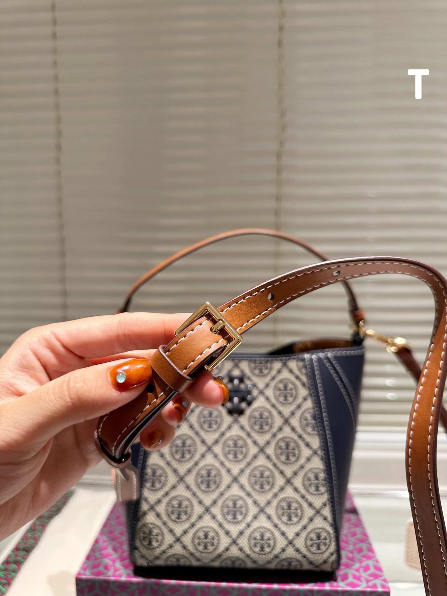 $35.99-Tory Burch-X5683 gallery