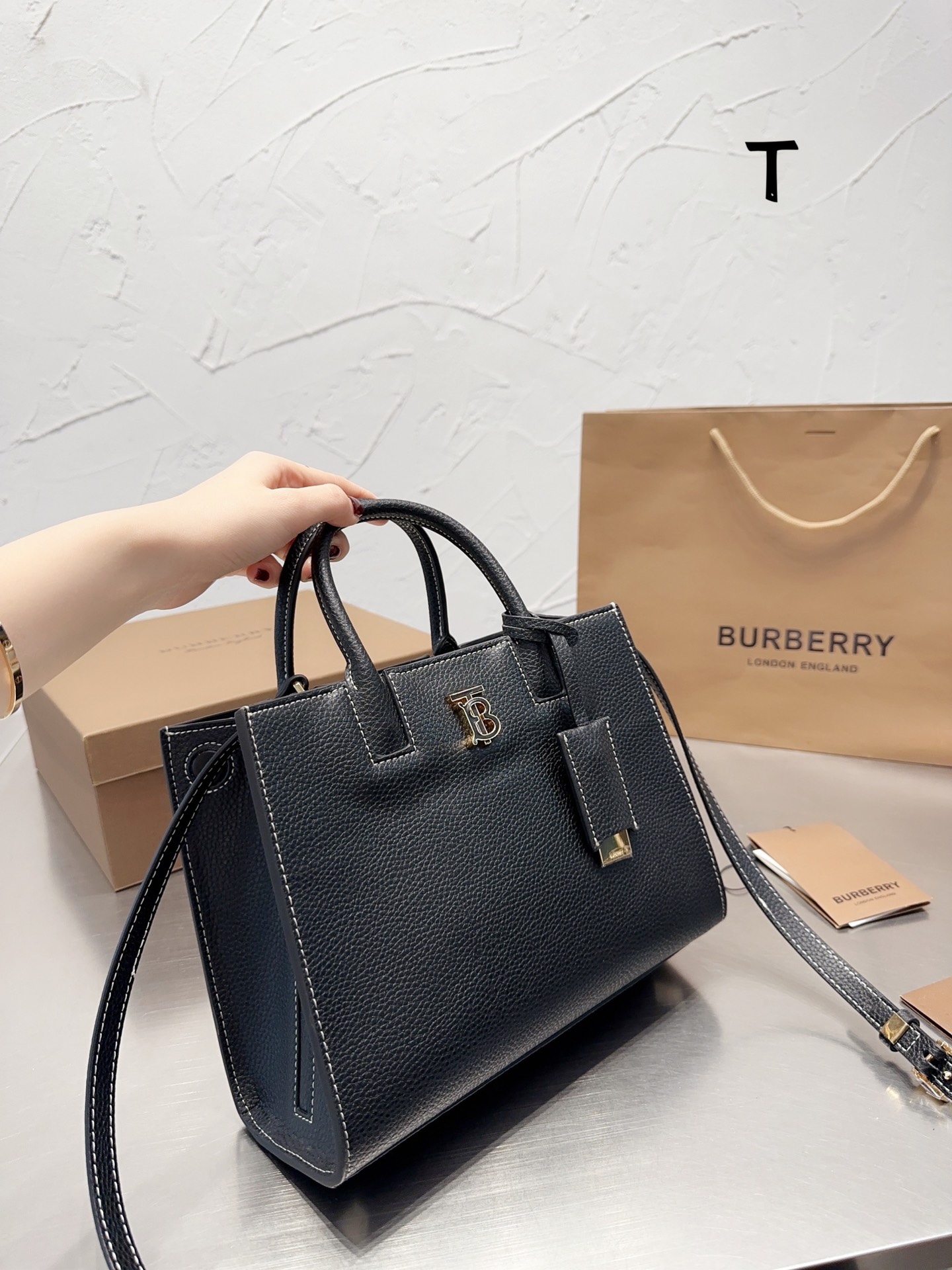 $35.99-burberry-X5677 gallery