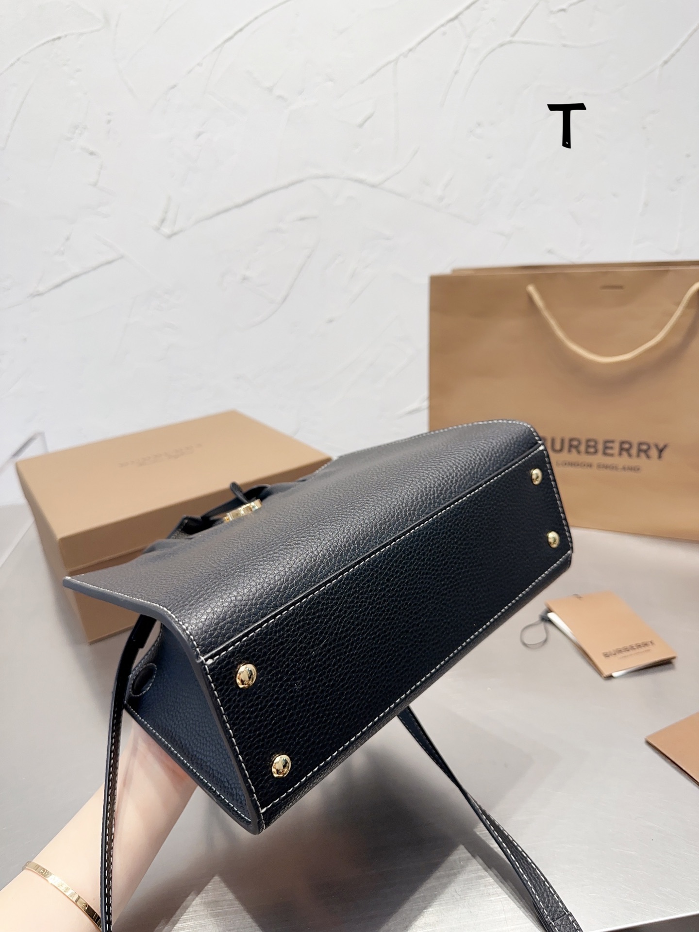 $35.99-burberry-X5677 gallery