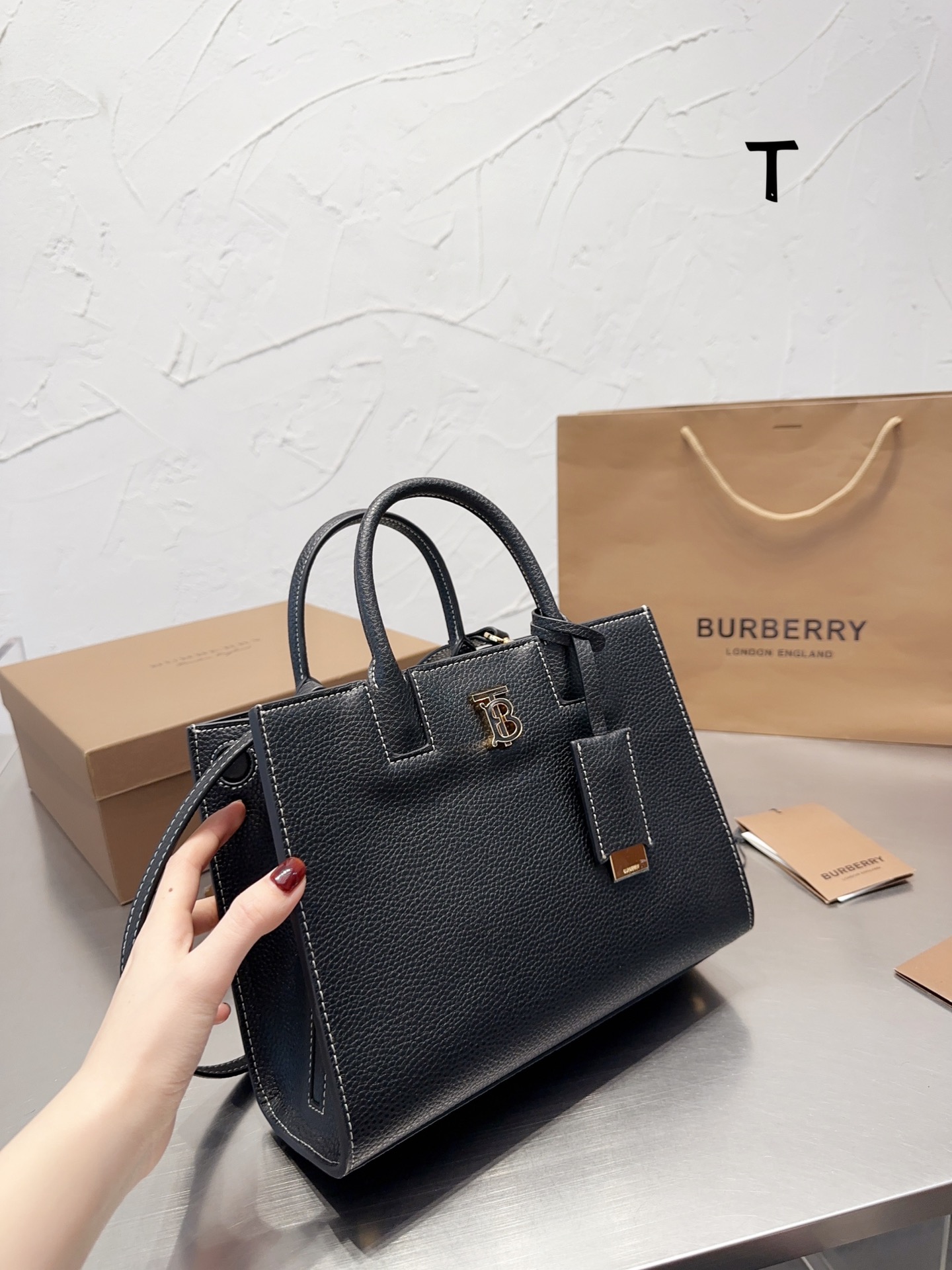 $35.99-burberry-X5677 gallery