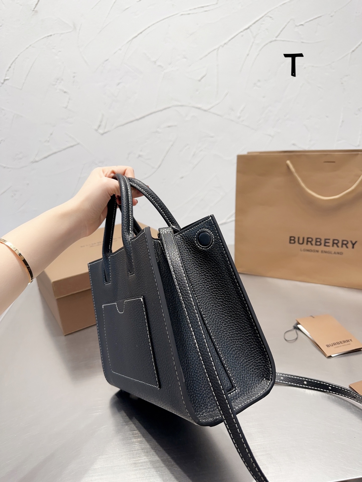 $35.99-burberry-X5677 gallery