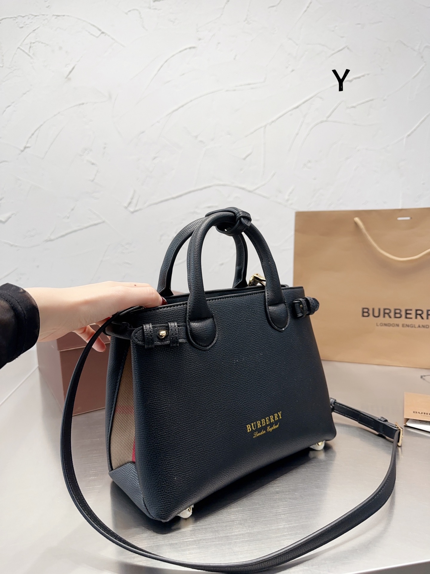 $35.99-burberry-X5727 gallery