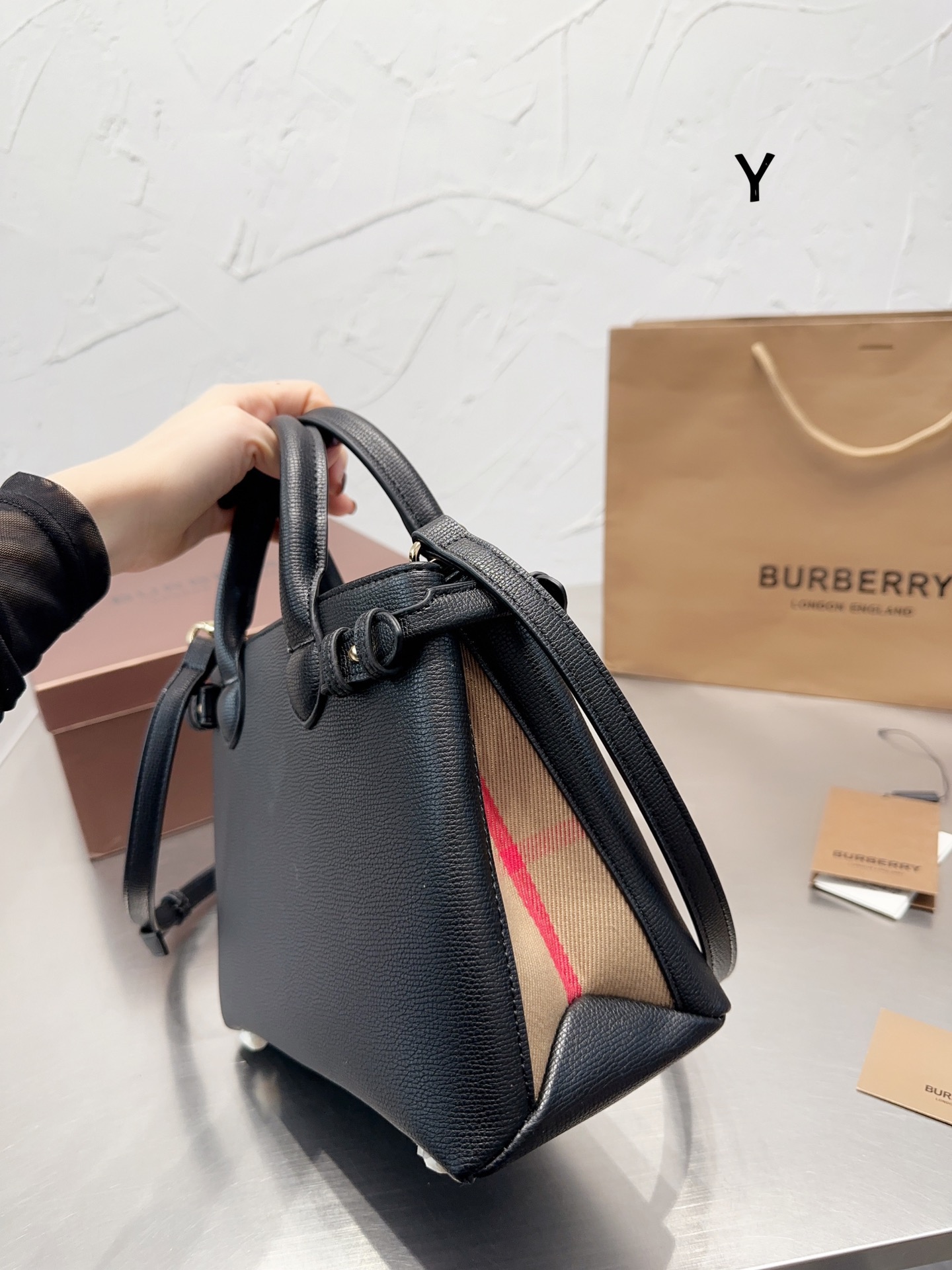 $35.99-burberry-X5727 gallery