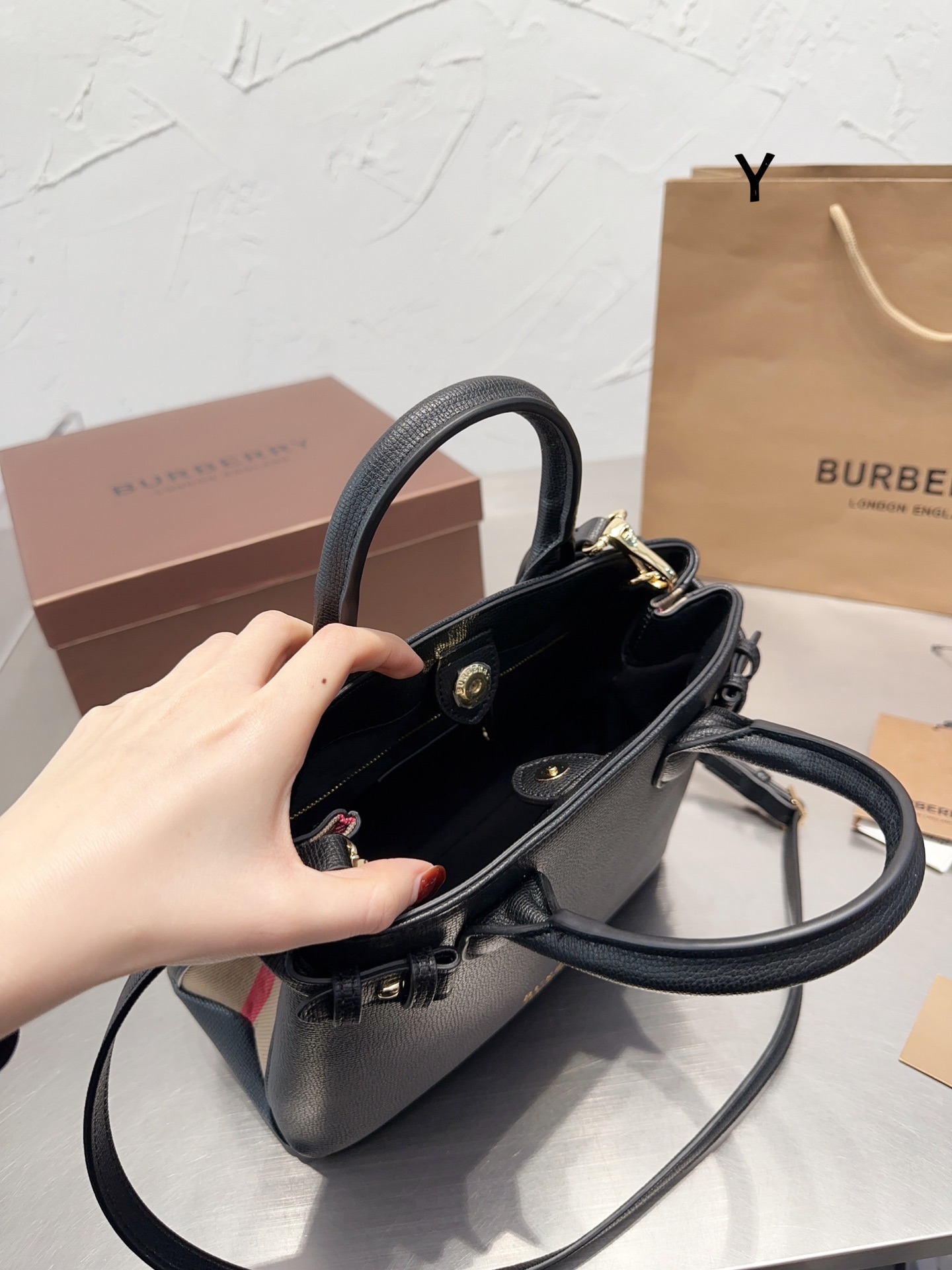 $35.99-burberry-X5727 gallery